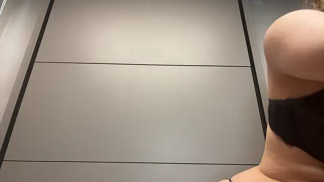 Monicbabe online show from March 22, 2:14 pm