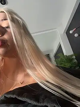 violettabunny03 online show from February 12, 4:07 am