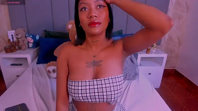 JulianaMiller online show from March 9, 10:19 pm