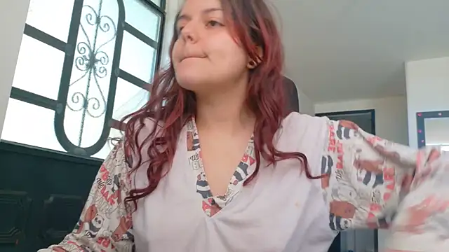 Scarletleon77 online show from May 20, 2:23 pm