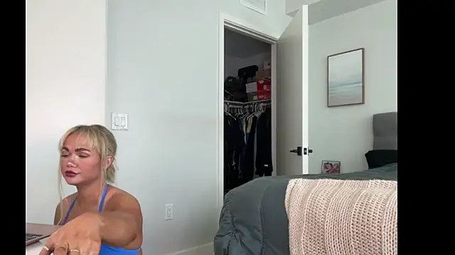 ElenaErickson online show from April 8, 8:53 pm