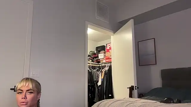 ElenaErickson online show from April 13, 2:28 am