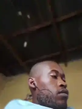 Snapshot of Gold_Digger86 chatting on February 20, 9:21 am Gold Digger86 online show from February 20, 9:21 am