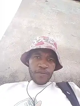 Snapshot of Gold_Digger86 chatting on February 26, 12:48 pm Gold Digger86 online show from February 26, 12:48 pm