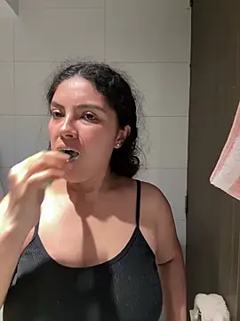Nathcurly  online show from May 26, 1:12 am