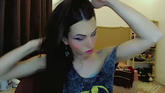 Sophie Fantasys online show from February 9, 8:24 pm