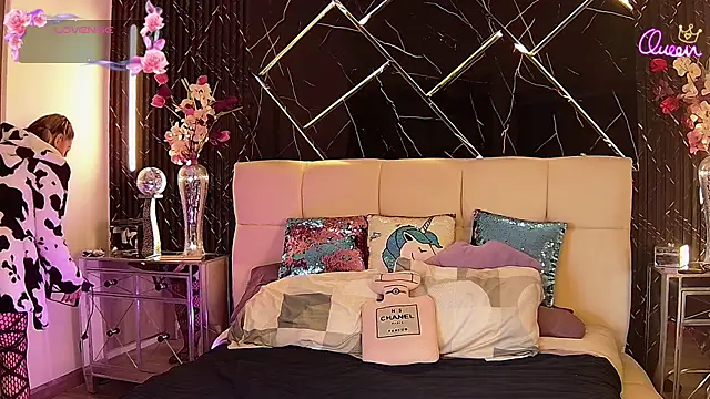 EvelinaGrey online show from April 18, 8:40 am