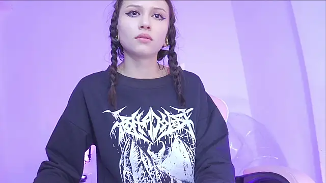 Snapshot of Stryxcy chatting on December 17, 1:07 am Stryxcy online show from December 17, 1:07 am