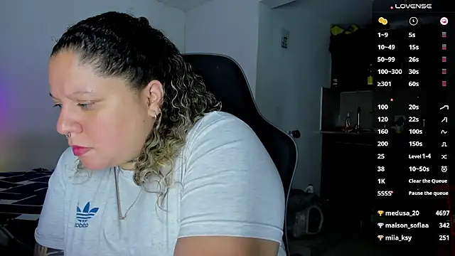 mariana maze online show from March 19, 8:01 am