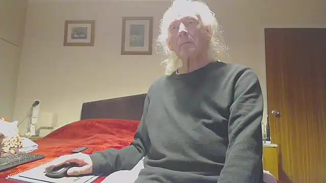 Snapshot of WaverlyKernow chatting on December 15, 3:38 pm WaverlyKernow online show from December 15, 3:38 pm