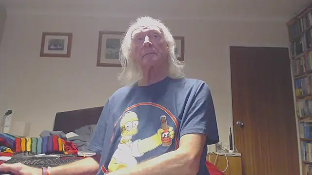 Snapshot of WaverlyKernow chatting on January 13, 10:42 am WaverlyKernow online show from January 13, 10:42 am