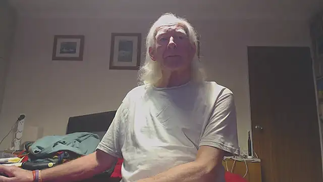 Snapshot of WaverlyKernow chatting on January 16, 8:18 am WaverlyKernow online show from January 16, 8:18 am