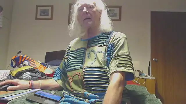 Snapshot of WaverlyKernow chatting on February 12, 4:35 pm WaverlyKernow online show from February 12, 4:35 pm