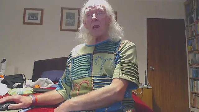 Snapshot of WaverlyKernow chatting on February 20, 1:33 pm WaverlyKernow online show from February 20, 1:33 pm