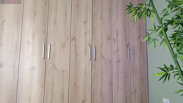 were-Naughty online show from January 25, 4:35 pm