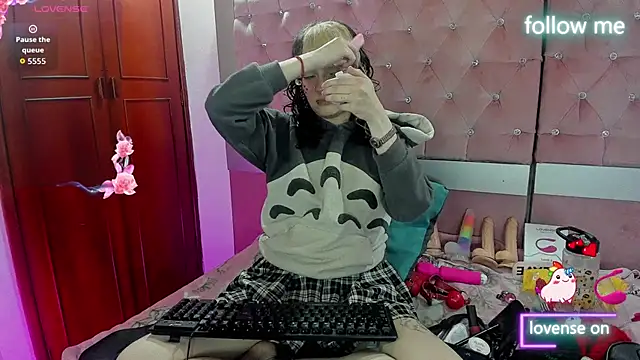 neeko princes online show from December 17, 12:22 pm