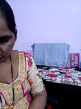 Snapshot of reemacouple007 chatting on July 4, 6:14 pm reemacouple007 online show from July 4, 6:14 pm