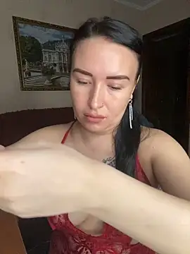 Roxana Bell online show from April 17, 7:50 pm