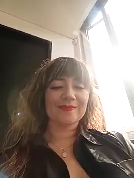 Snapshot of tata_laima__ chatting on June 10, 1:21 pm tata laima online show from June 10, 1:21 pm