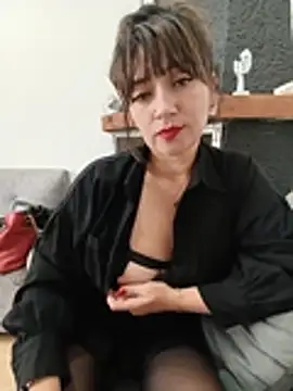 Snapshot of tata_laima__ chatting on July 8, 2:54 pm tata laima online show from July 8, 2:54 pm