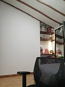 Snapshot of tata_laima__ chatting on July 10, 1:58 pm tata laima online show from July 10, 1:58 pm