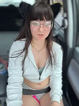 urpuppymoon online show from February 19, 6:48 pm