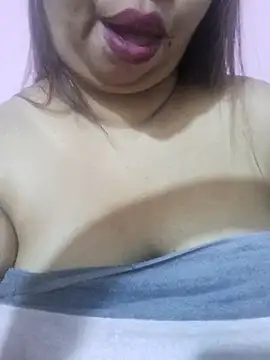 Ravina patil1 online show from July 19, 3:43 am