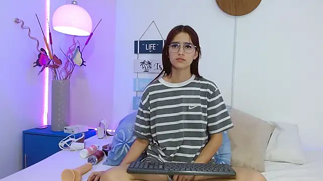 MelodyMansson online show from January 21, 8:21 pm