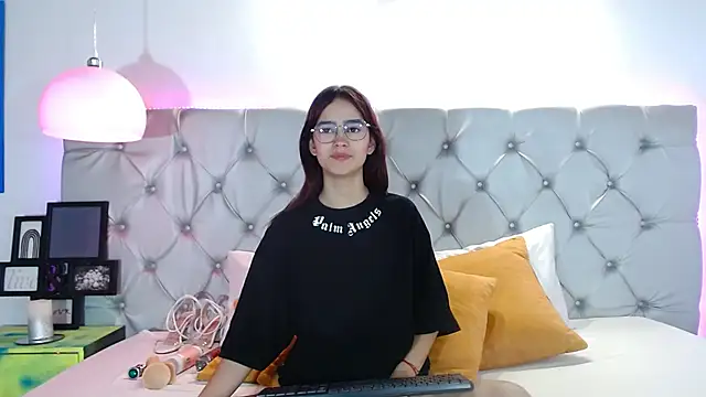 MelodyMansson online show from February 18, 1:55 pm