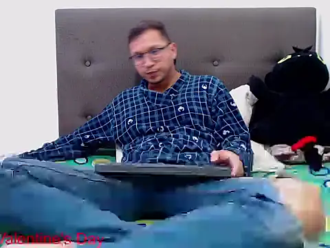 andy loverxx online show from February 18, 12:50 am