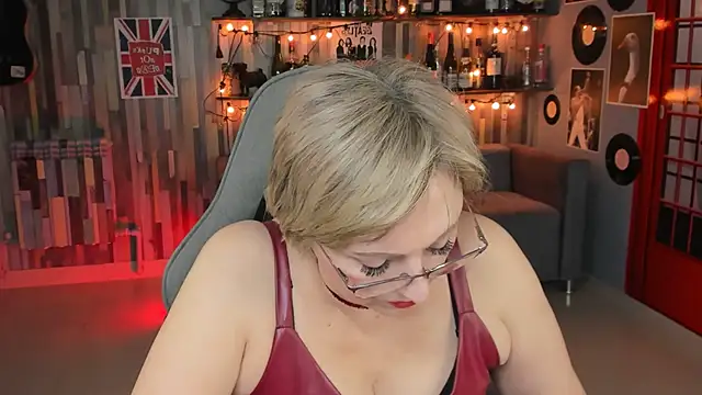 sugar vivien online show from March 21, 9:23 am