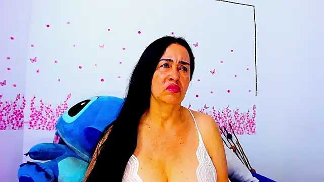 Snapshot of HorniestMilf chatting on July 7, 9:19 pm HorniestMilf online show from July 7, 9:19 pm