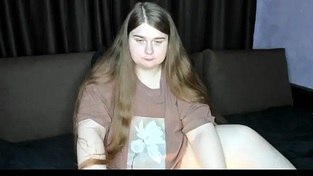 Snapshot of Aushpana chatting on November 11, 10:26 am Aushpana online show from November 11, 10:26 am