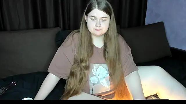 Snapshot of Aushpana chatting on November 12, 10:26 am Aushpana online show from November 12, 10:26 am