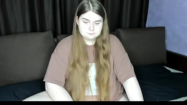 Snapshot of Aushpana chatting on November 13, 10:14 am Aushpana online show from November 13, 10:14 am