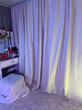 Snapshot of Melina-Smith chatting on May 9, 5:01 am Melina-Smith online show from May 9, 5:01 am