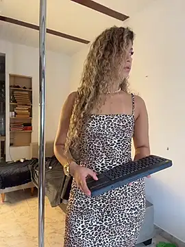 Snapshot of Melina-Smith chatting on July 3, 8:59 pm Melina-Smith online show from July 3, 8:59 pm