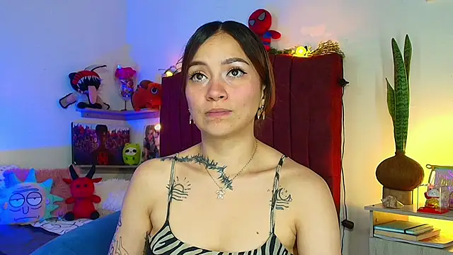 alisson zafiro  online show from March 8, 3:10 am