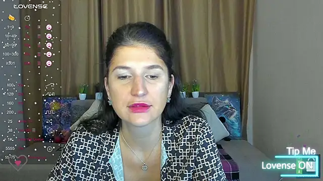 Alianna Solo Kisses online show from November 15, 6:33 am