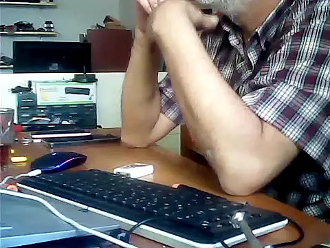 Snapshot of zormen355 chatting on June 16, 9:01 am zormen355 online show from June 16, 9:01 am