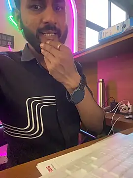 Snapshot of yourluckyfuckboy chatting on March 31, 1:00 pm yourluckyfuckboy online show from March 31, 1:00 pm