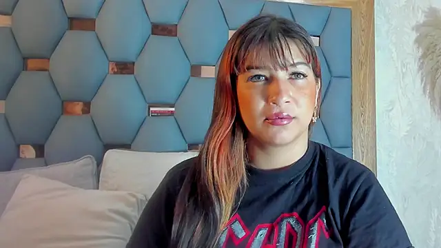 yayi derek online show from October 21, 11:33 am