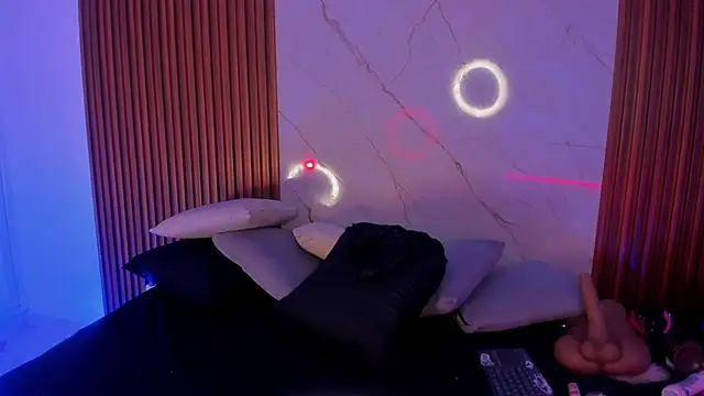 Emiilycollins online show from November 27, 1:40 am