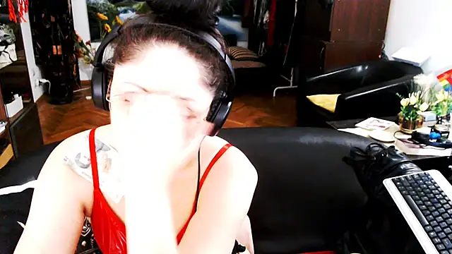 Snapshot of Imperatriza chatting on July 8, 10:58 pm Imperatriza online show from July 8, 10:58 pm