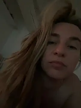 lyajoliee online show from May 13, 3:09 pm