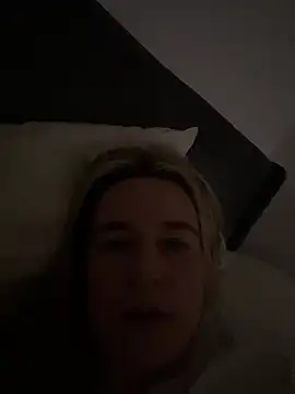 lyajoliee online show from May 14, 9:49 am