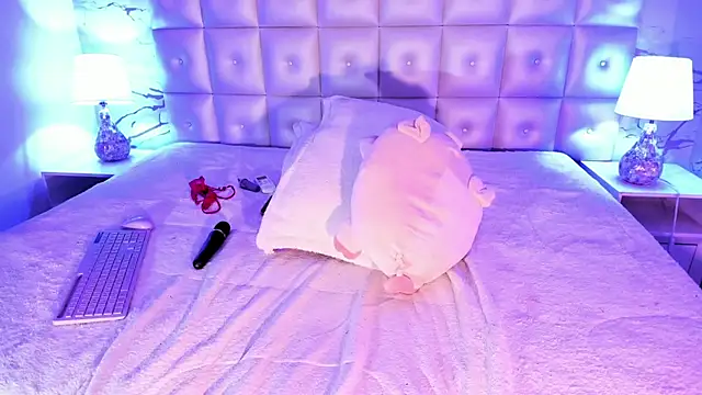 sabrinamilani online show from March 18, 6:14 am