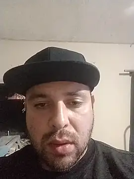 Snapshot of JulianInter08 chatting on March 15, 4:07 am JulianInter08 online show from March 15, 4:07 am