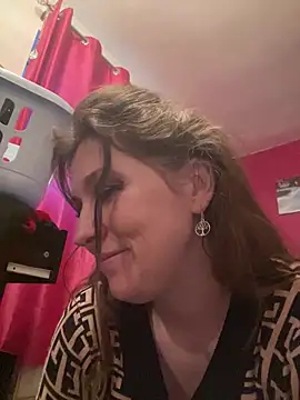 Lwhite1 online show from February 8, 4:57 pm