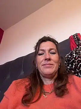 Lwhite1 online show from February 18, 4:47 pm